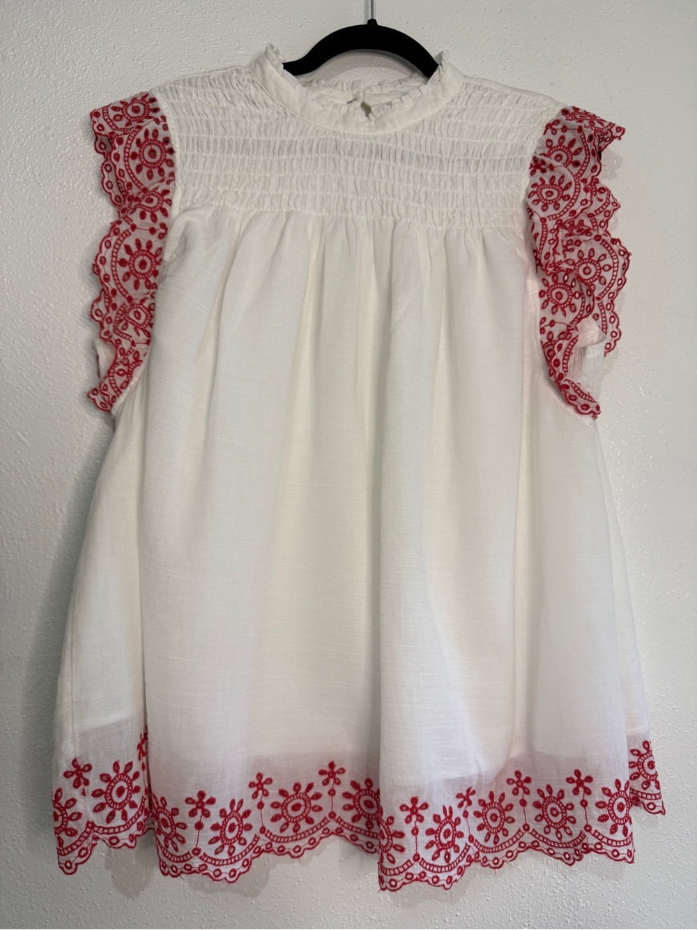 Crown & Ivy Lined Cotton Top with Red Embroidery on Hem and Flutter Sleeves. XL
